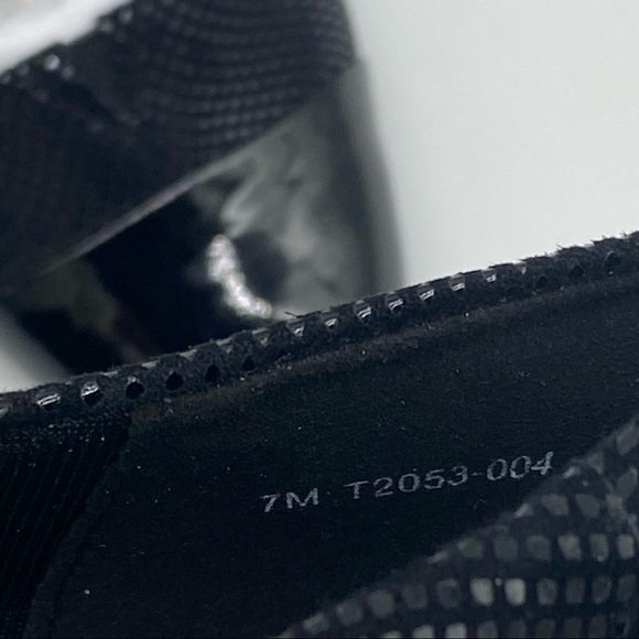 TROTTERS Women's Daisy Pump in black mini dots size 7M NIB. - Picture 5 of 6